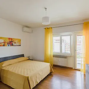 Appartamento Cinecittà Incantevole E Moderno 2+2+1 Ac Wifi, Roma